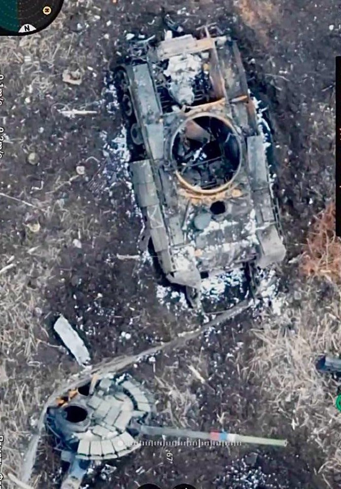 数日前，武赫莱达尔前线，俄海军步兵第40旅冲击乌军防线失利，部分惊悚的装甲兵战损