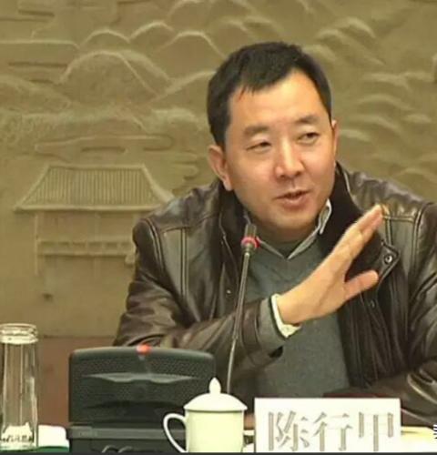2015年，巴东县原县长刘冰在入狱前一天，陈行甲问他："为什么这么恨我？"刘冰咬