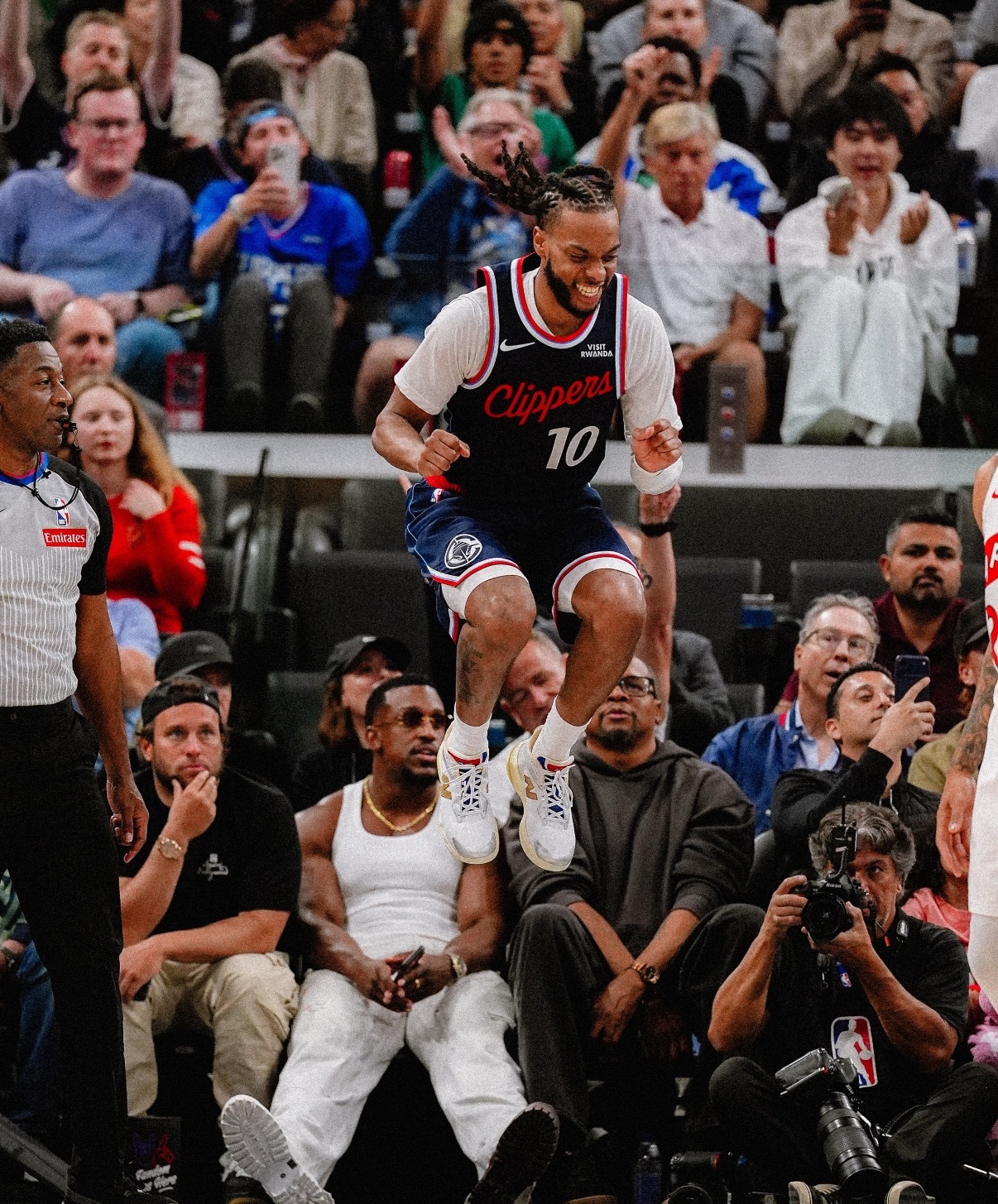 伦纳德绝杀步行者 NBA上演史诗级逆转！快船最多落后24分，伦纳德末节接管比赛，