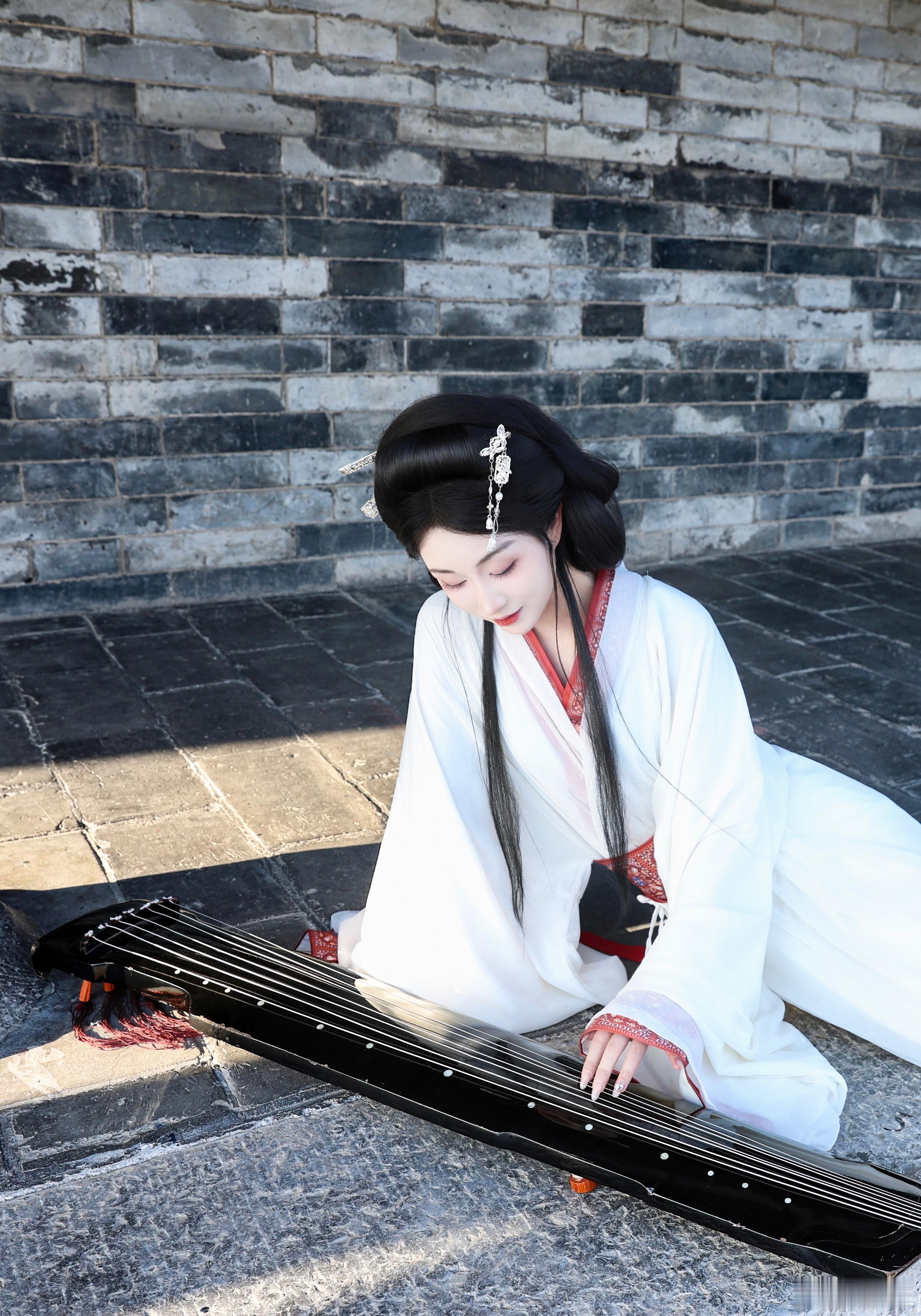 宽袖揽晚风 青砖渡千年 西安