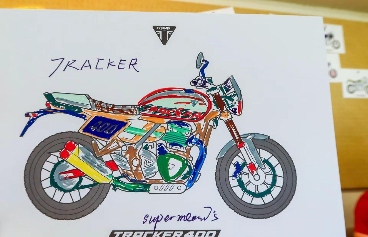 超能喵又想入手TRACKER。虽然没看到想要的黑色。凯旋小宇宙 凯旋400 tr