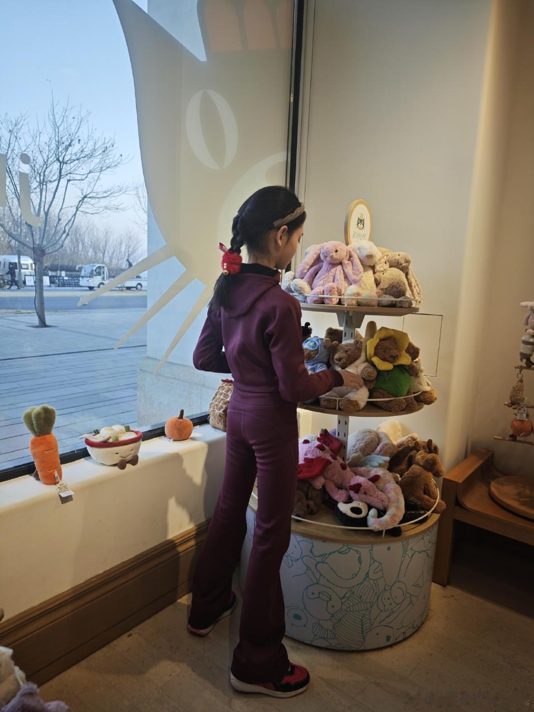 张梓琳9岁大女儿身高张梓琳大女儿长这么大了张梓琳9岁大女儿身高，和妹妹的颜值都完