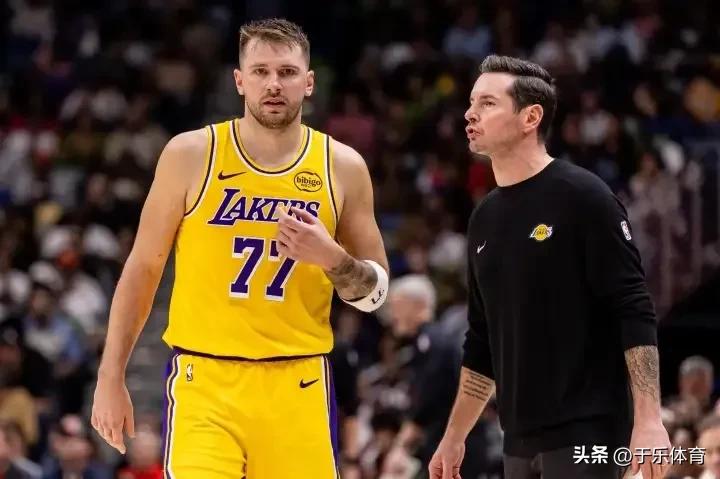 开季前三场东契奇是绝对MVP
开季前三场，东契奇状态上佳，场均可以得到34.3分