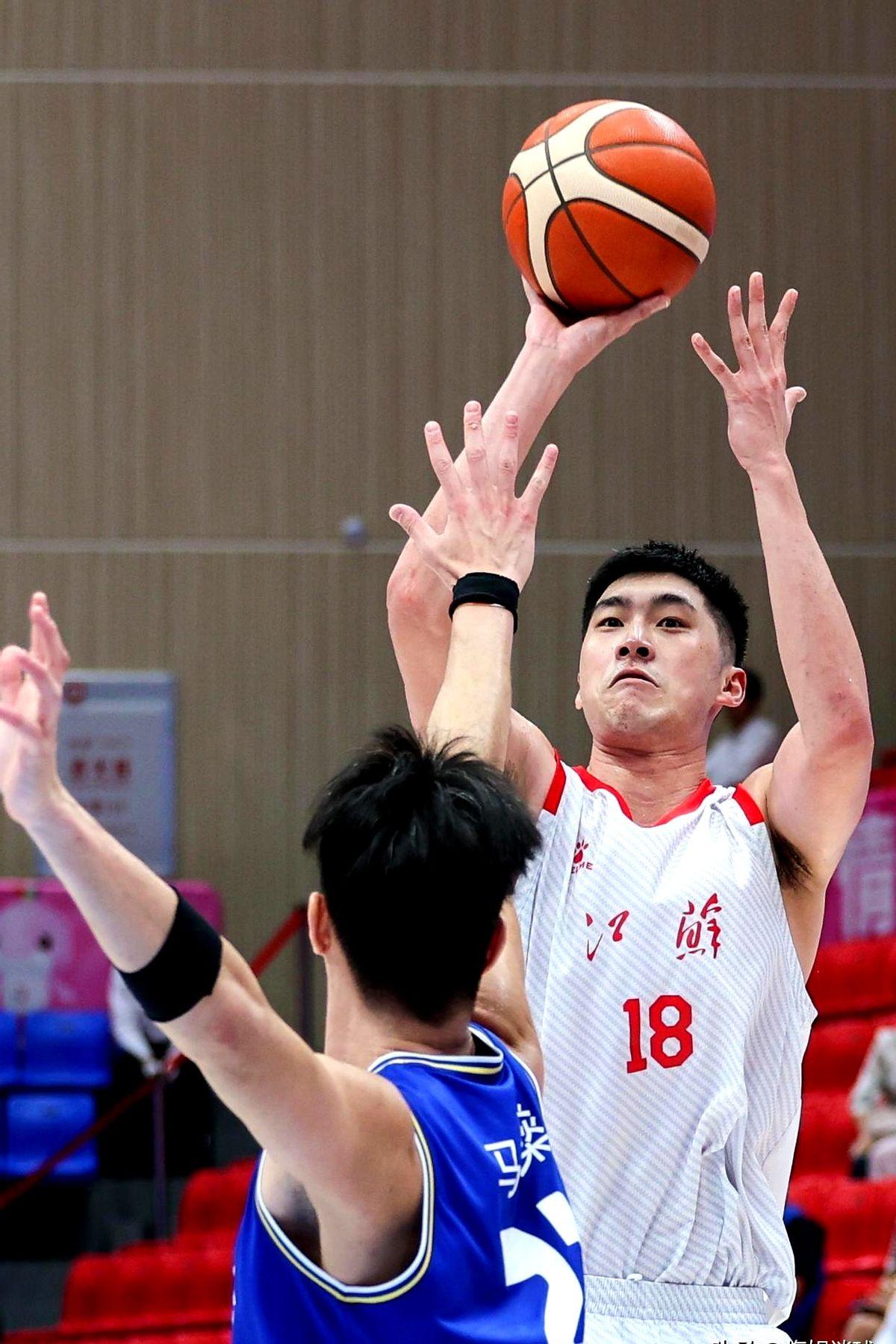 输19分，江苏连遮羞布都没。

全队三分像集体断电，蒋浩然7中1的三分成了正常值