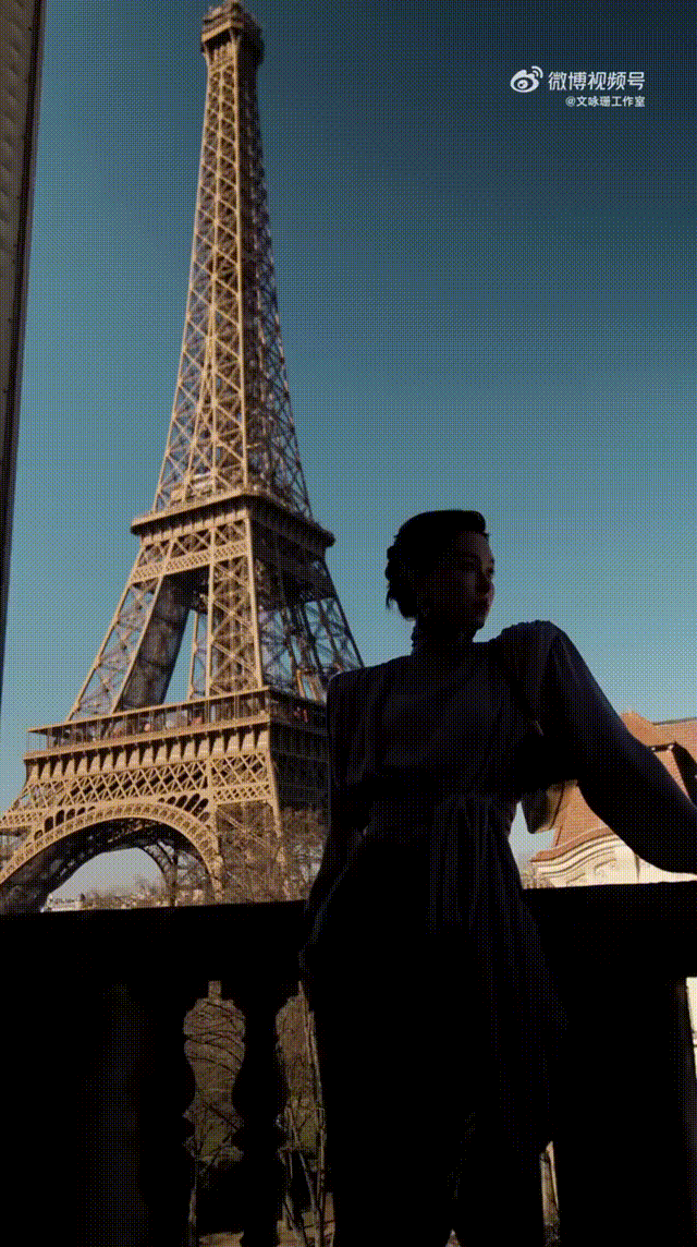 文咏珊太平洋宽肩文咏珊巴黎观秀太绝！太平洋宽肩+直角肩，头肩比优越，优雅霸气直接