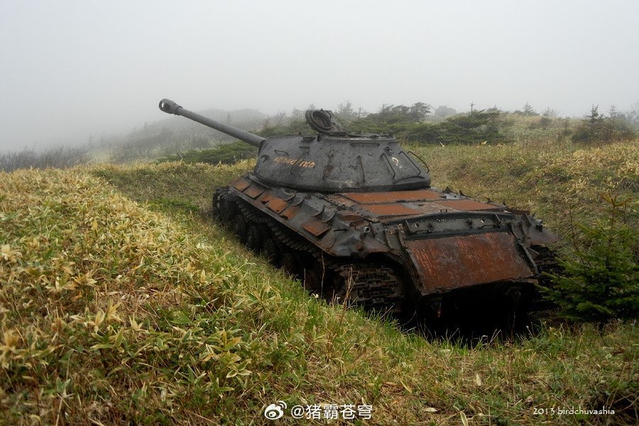 普京罕见评论俄日关系俄罗斯的 IS-3 坦克在千岛群岛中的色丹岛上。普京登岛后日