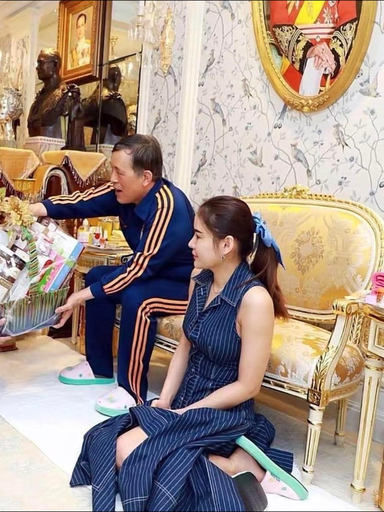 欧拉弄私服惊艳，一袭蓝裙像极了女大学生
2026年4月18日，泰王在律实宫会见法