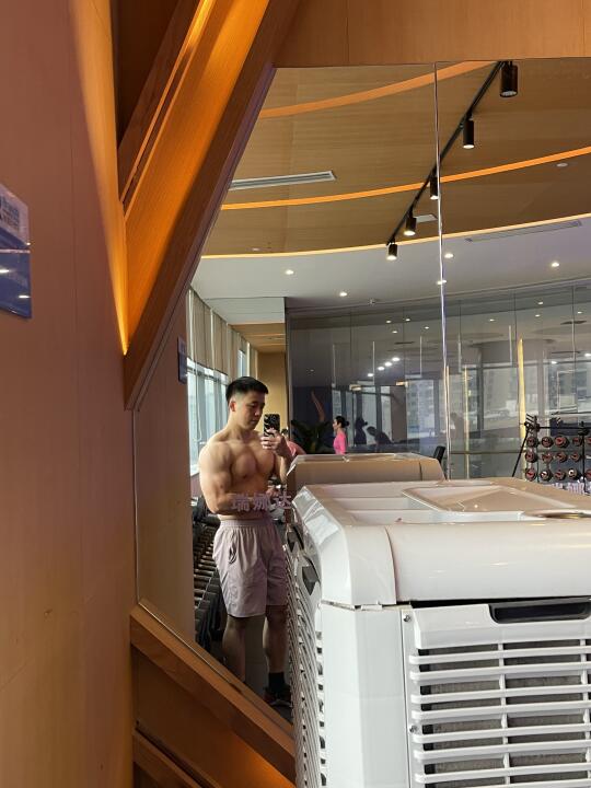 不帅你打我 我在这个健身房等你🤪