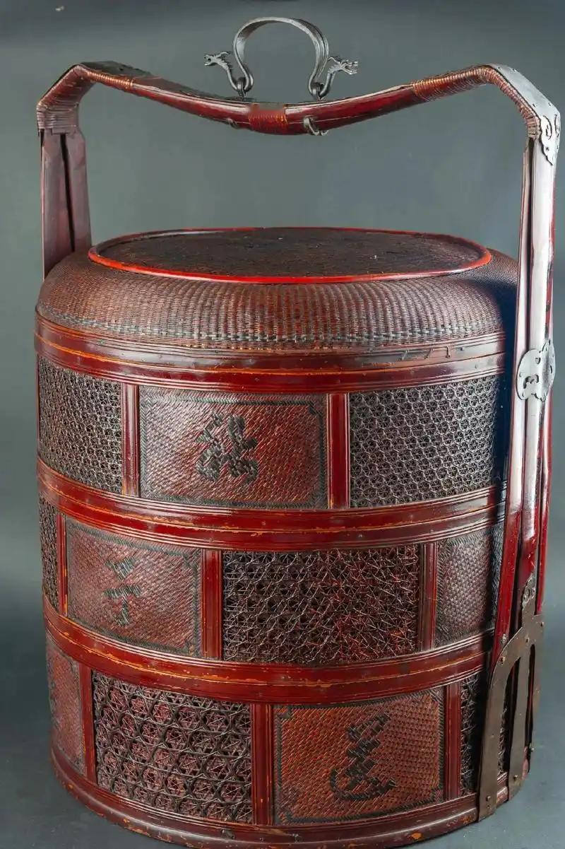 没有塑料袋的年代，买菜用什么装？

现代人去菜市场，最方便的就是带上几个塑料袋，