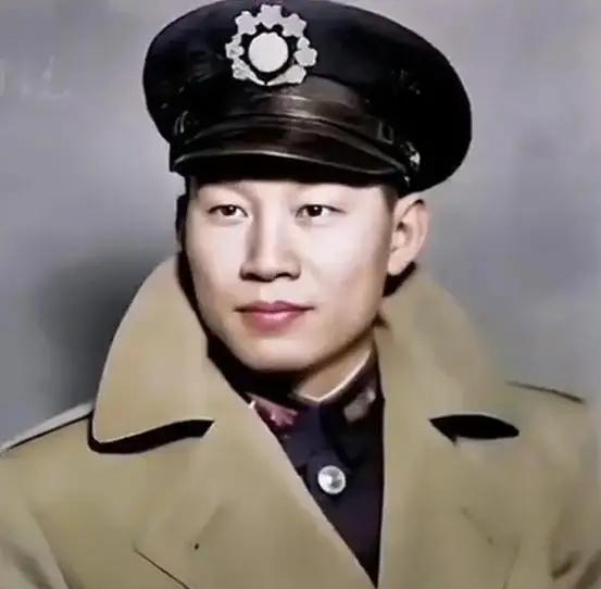 1951年，孙立人脱去衣衫上床睡觉，习惯地将妻子搂入怀中，但突然就吓得跌落床底：