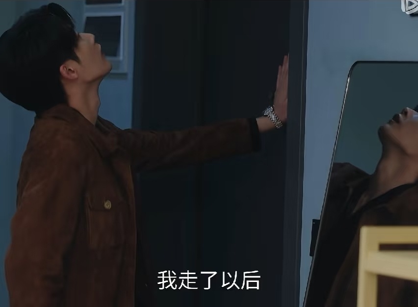 他是不是在秀他的下颌线，绝了都～