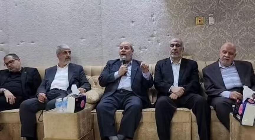 哈马斯似乎被打服了，居然呼吁伊朗避免对“邻国”攻击。理论上说，哈马斯的呼吁也没错