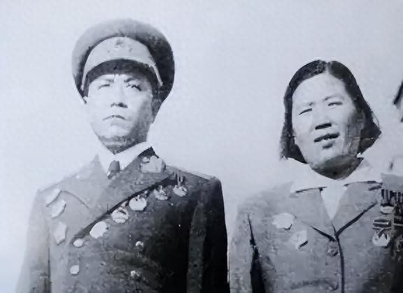 虽然按规定他应享受正兵团级待遇，但实际却有明显差距，他不计较，只想谈谈真实感受