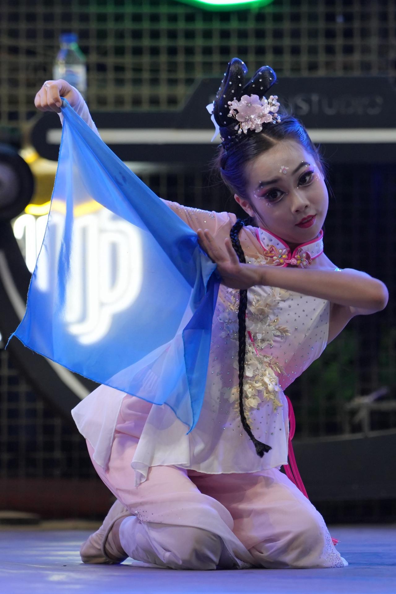 舞蹈_中国舞 小舞者闪耀赛场 中国小舞者 国风舞蹈