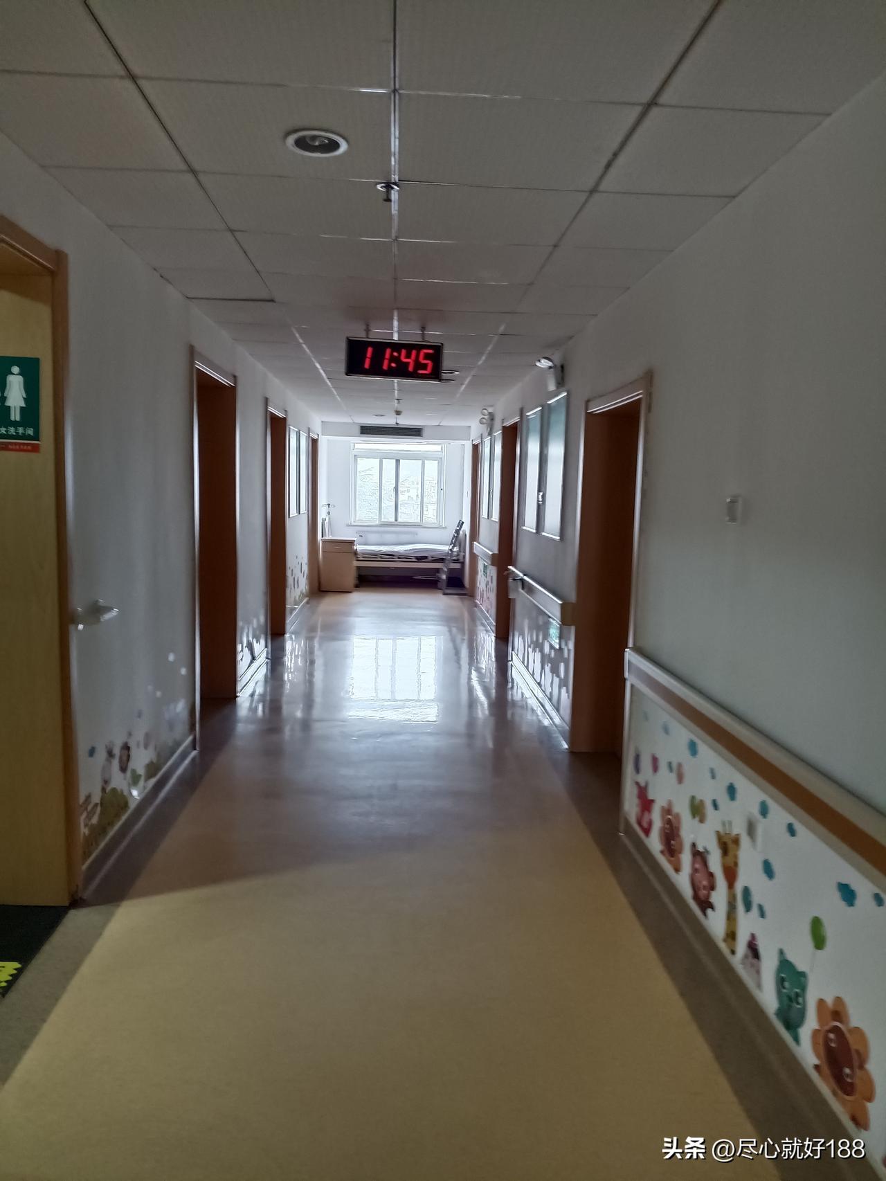 妈妈今天到现在，就喝两次鸡蛋汤，一直没吃饭，妈妈说，她上火，吃不下饭。

今天是