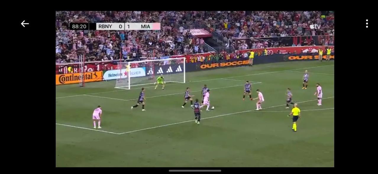 再看了一遍视频，这是又一个开天眼的传球
传球之前，克里马斯基压根不在视线里。

