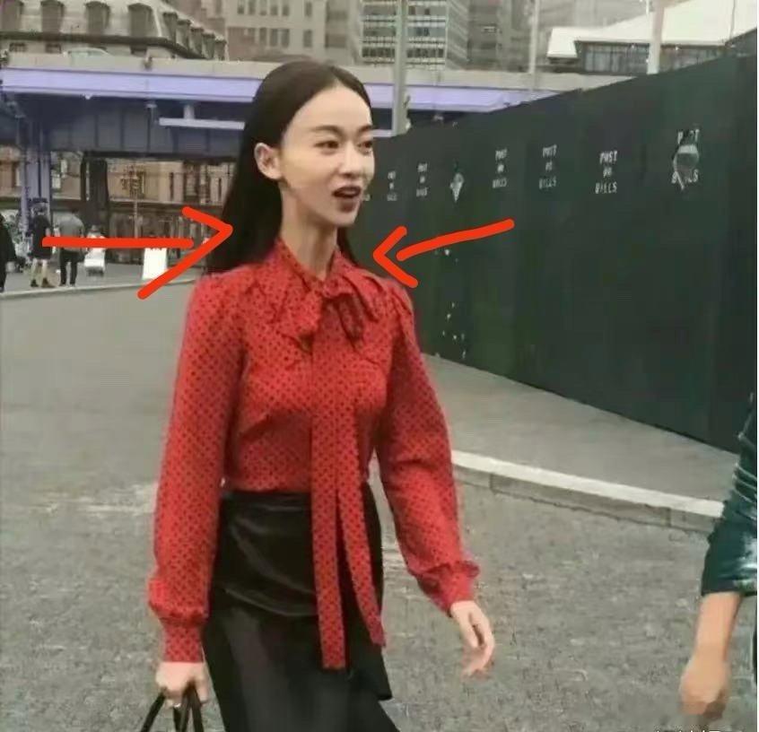 第一次发现吴谨言的脖子也太长了 ​​​