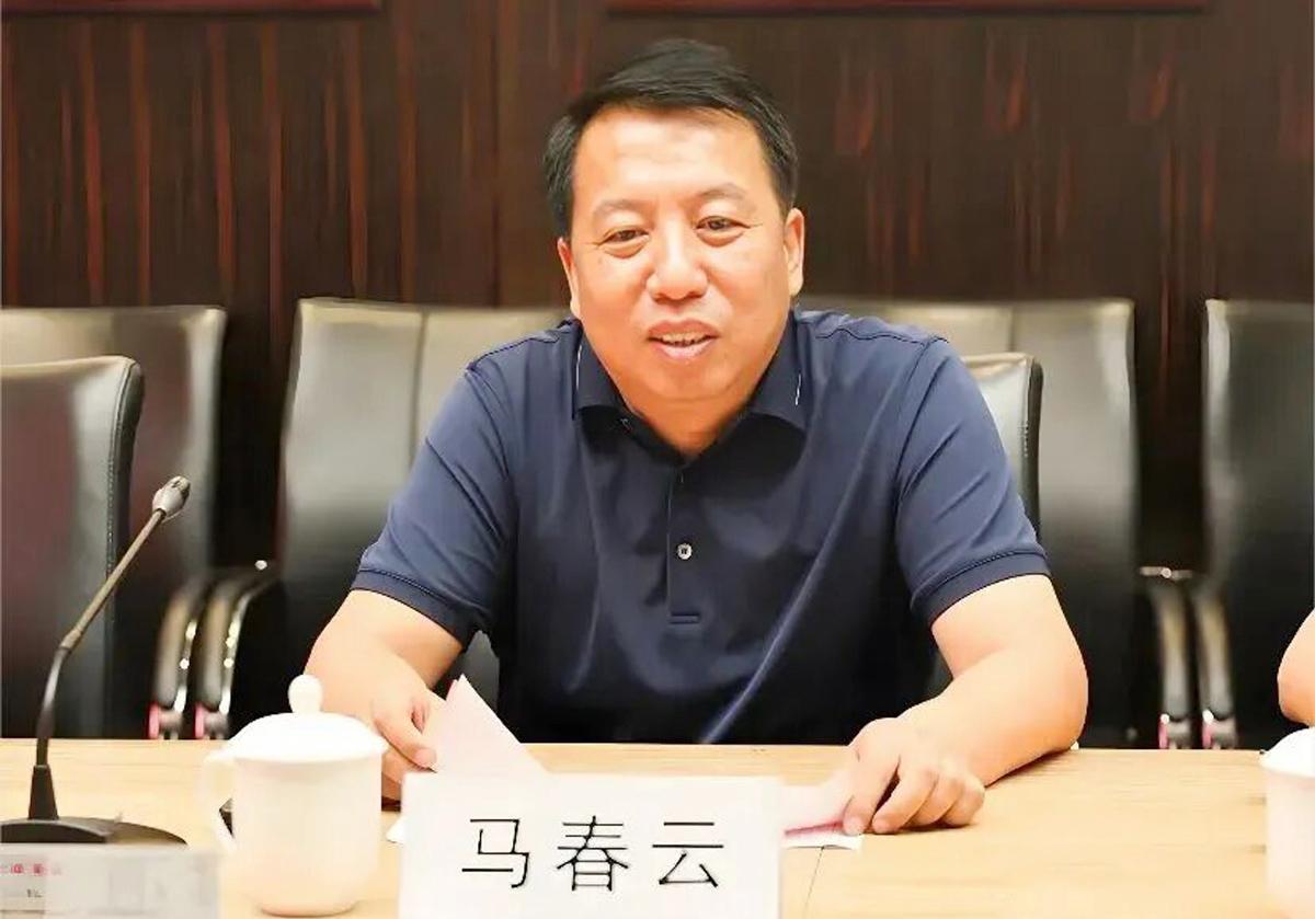 今天在网上刷到了山西晋中市昔阳县教育局的老马，看了他的简历很感慨。他以前是中等师