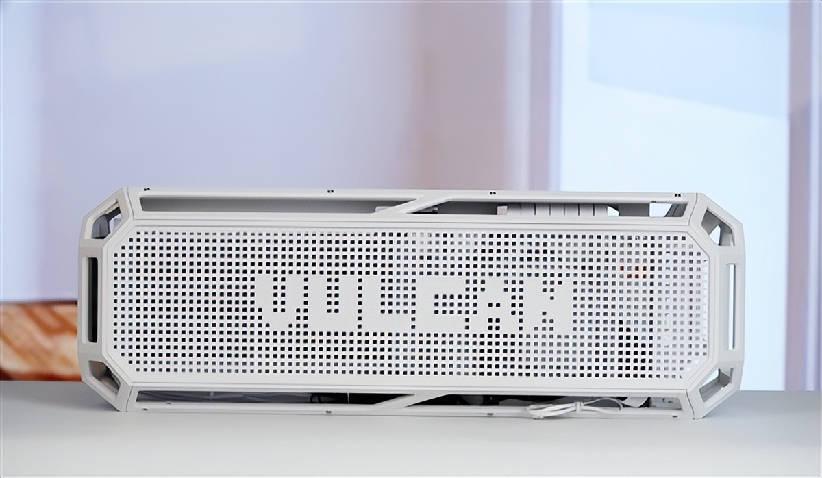 全鋁CNC+白火神顯卡 七彩虹定制主機圖賞