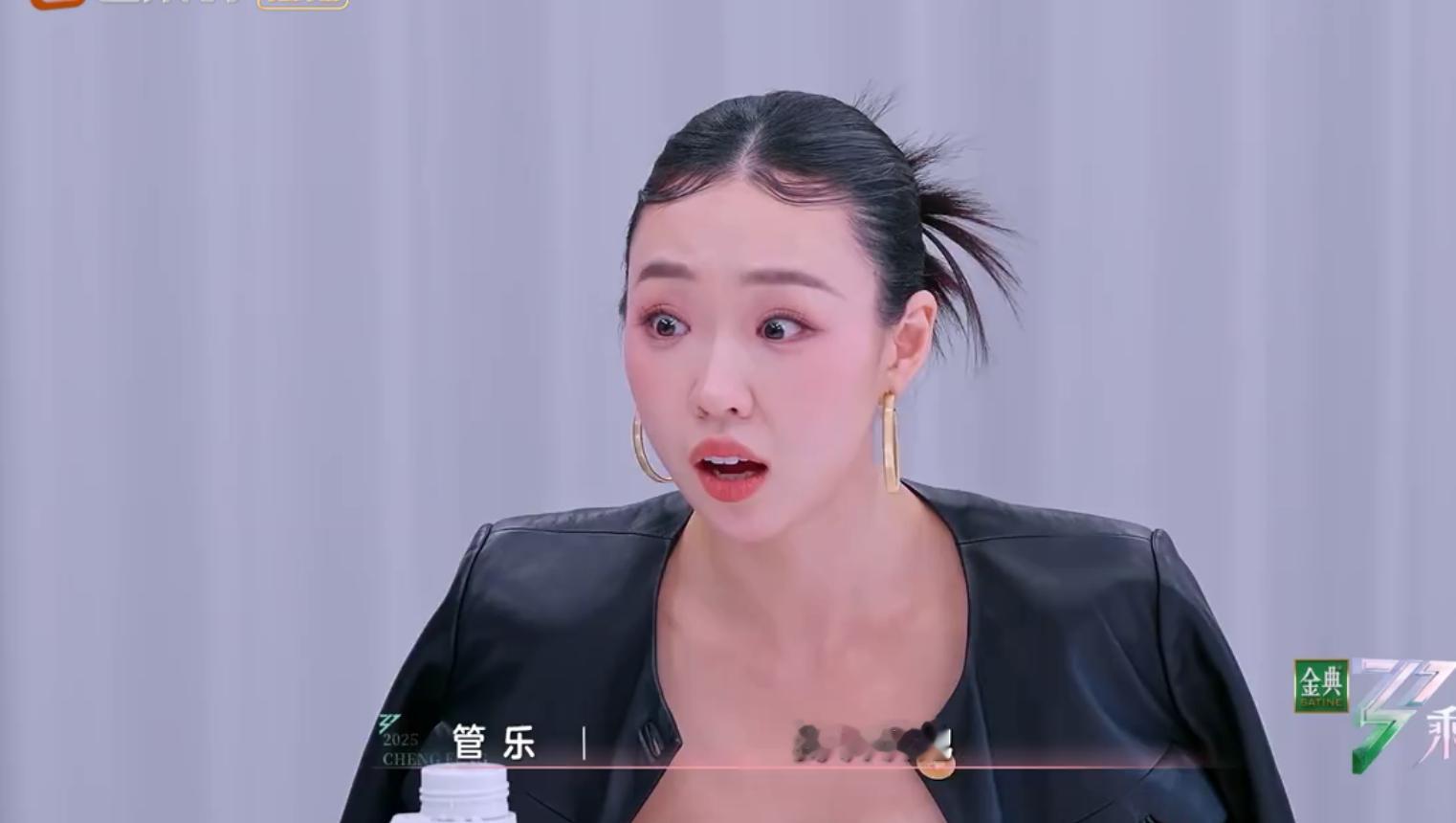 侯佩岑 神女爱世人 侯佩岑真的有很认真的在对待每一个组员，因为陈德容不会跳舞，所