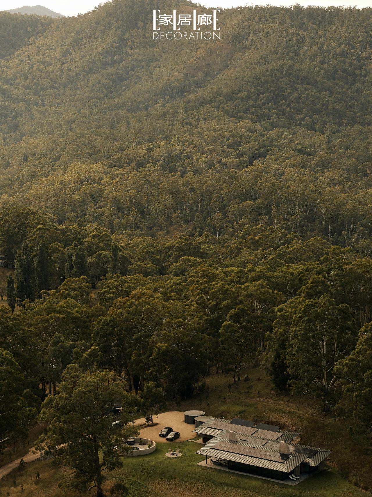 Howqua River Lodge是澳大利亚建筑师Rob Mills...