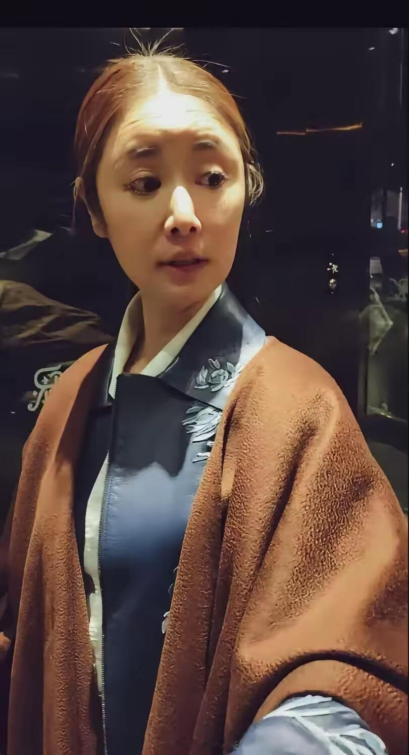 差点以为她皈依佛门