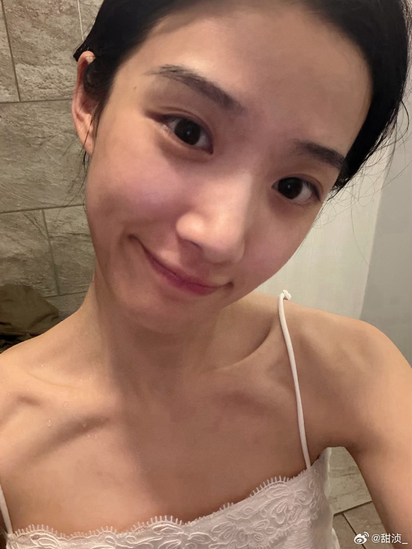 今天晚上睡锁骨里