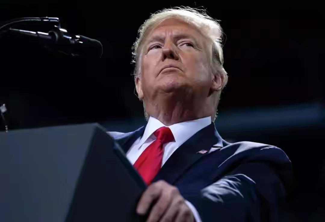 特朗普敢对马杜罗动粗，但他不敢对普京动粗。
俄罗斯的核老大不是白当的。
（图片来