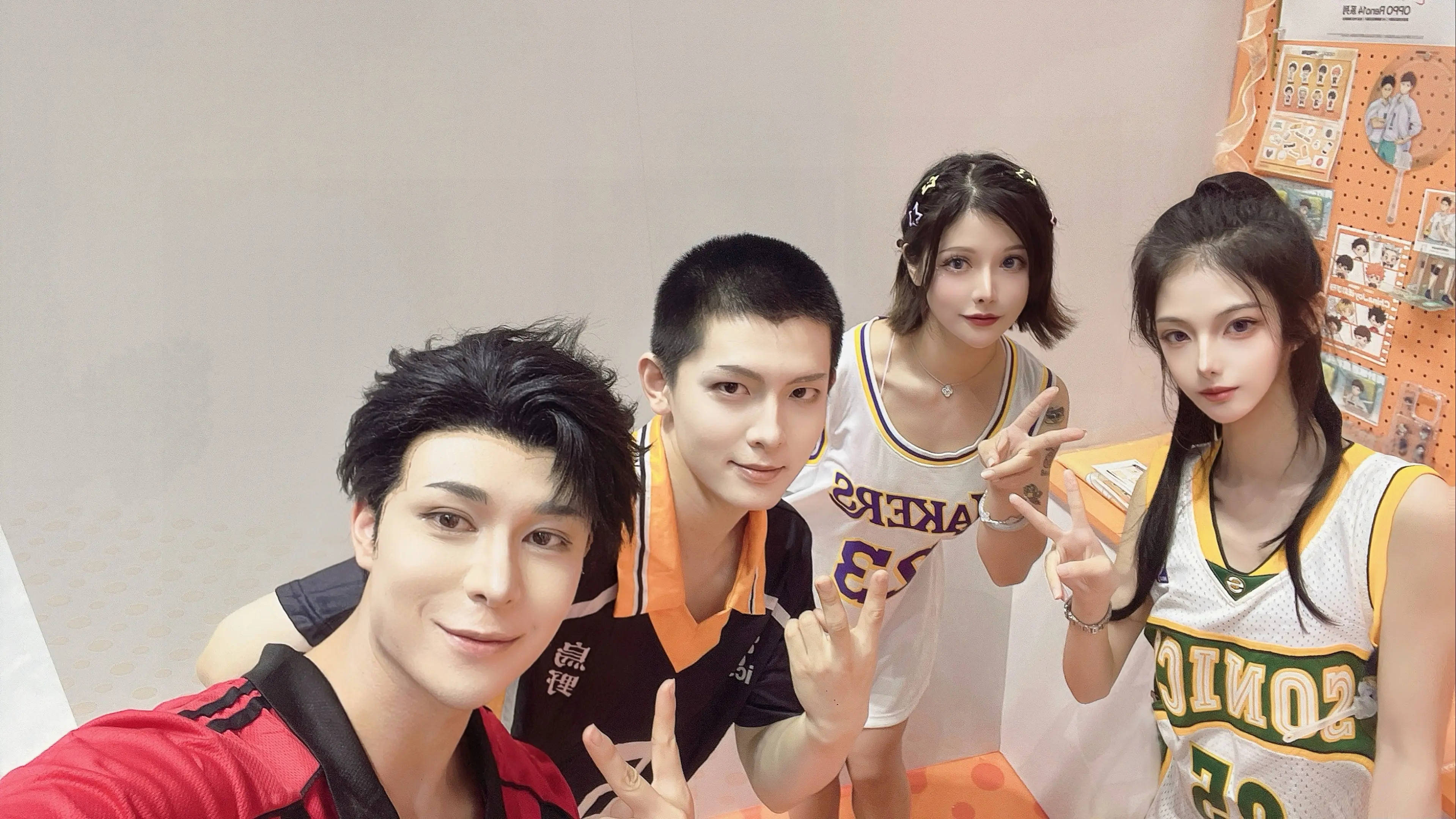 三天CJ也没多少合照🥹。
