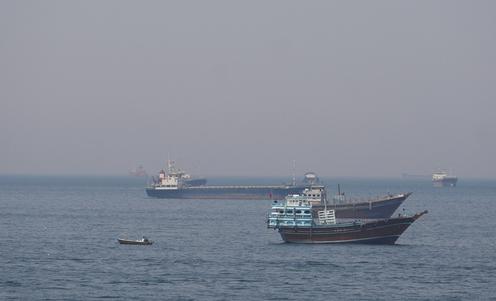 阿联酋计划落空，特朗普转向，可能只和伊朗谈核问题
4月20日，特朗普在白宫接受彭