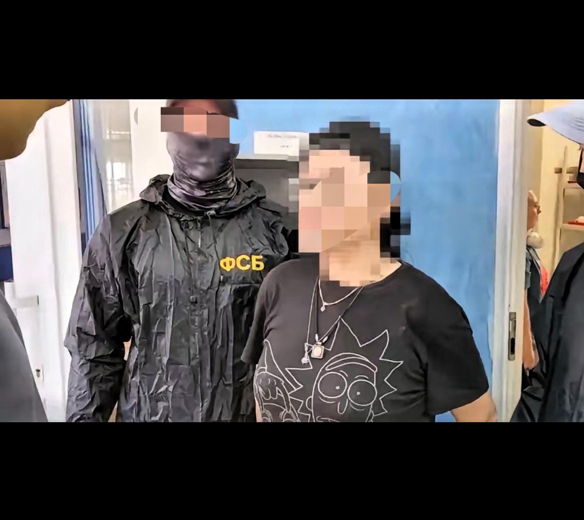 真不敢信！

藏在身边的“内鬼”能有多狠？

塞瓦斯托波尔这女厨师简直刷新底线，