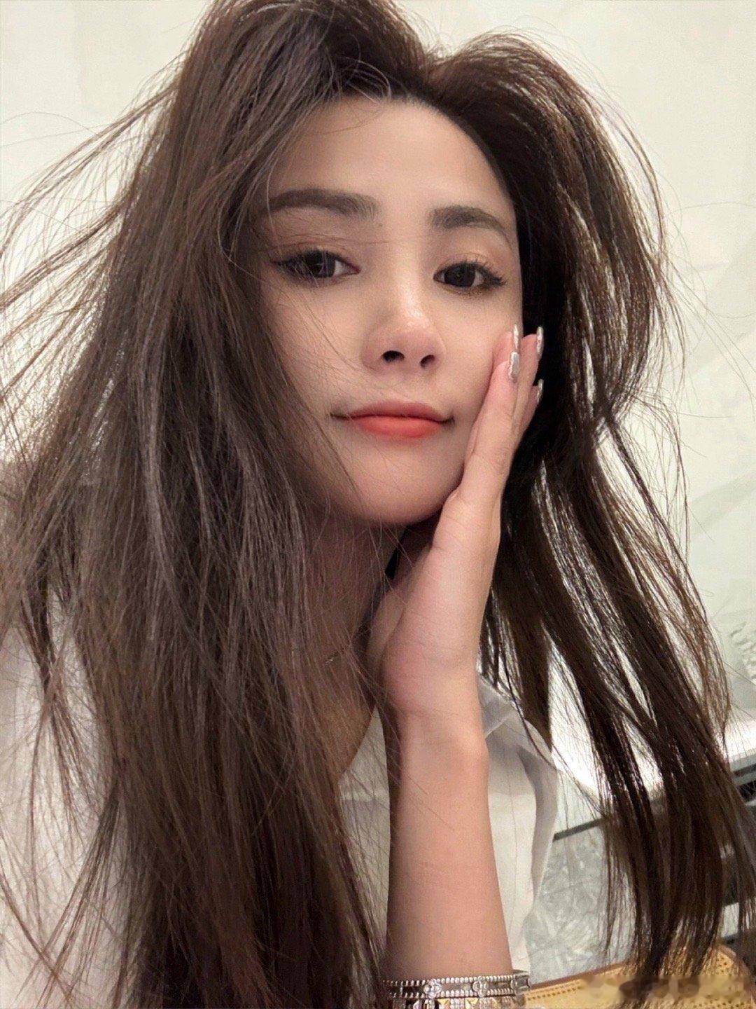 这几张确实可以命名为“vancy是个疯女人” ​​​