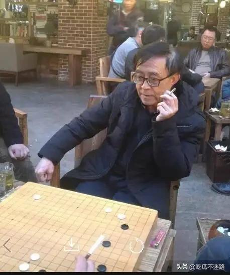 聂卫平这辈子最大的克星，
不是癌症，和戒不掉的烟酒，
而是比他大两岁的棋手黄德勋