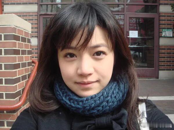 清纯佳人陈妍希 