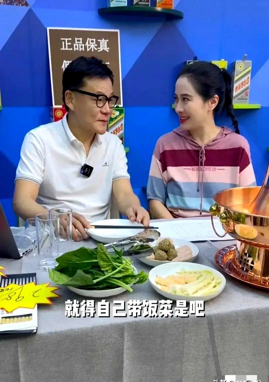 叶璇估计要气吐血了！

要我说啊，这姐们儿在直播间那会儿是真豁得出去，天天逮着机