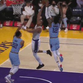 NBA赛场镜头：莫兰特的这个空中拦截，让我想起了一个动物，绝对没有诋毁之意！
 