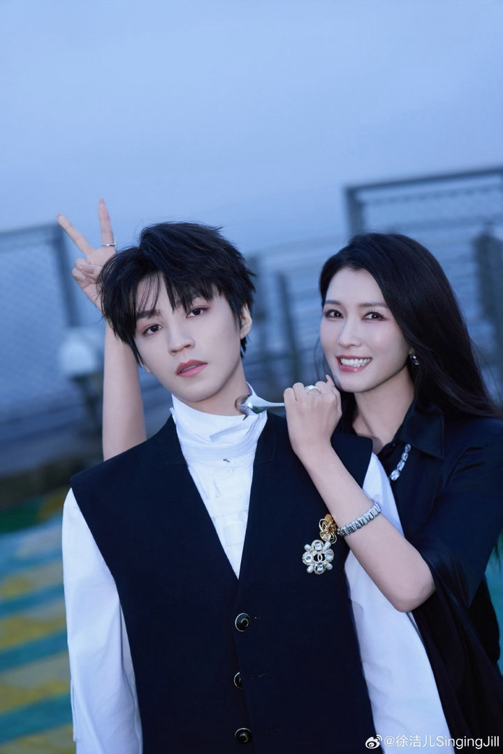 徐洁儿发文感谢王俊凯徐洁儿发文回应王俊凯送考 徐洁儿发文感谢王俊凯，回应王俊凯送