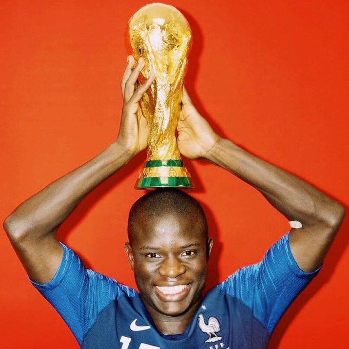 恩戈洛·坎特转会费内巴切和优素福·恩内斯里转会伊蒂哈德的交易均告告吹。国际足联驳