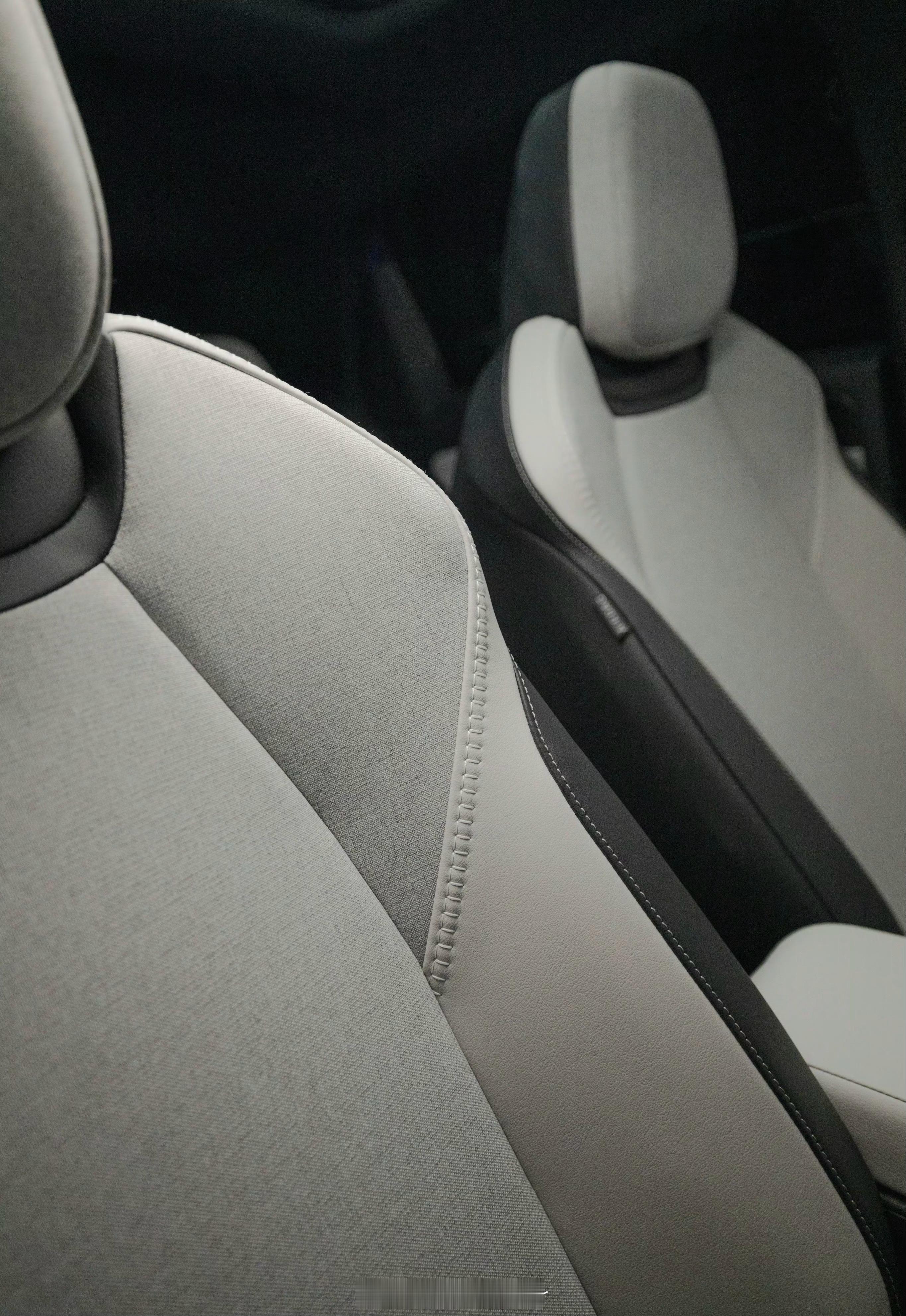 🔋🔋🔋纯电动大众ID.POLO复古科技感内饰保留大量织物材质和实体按键还原