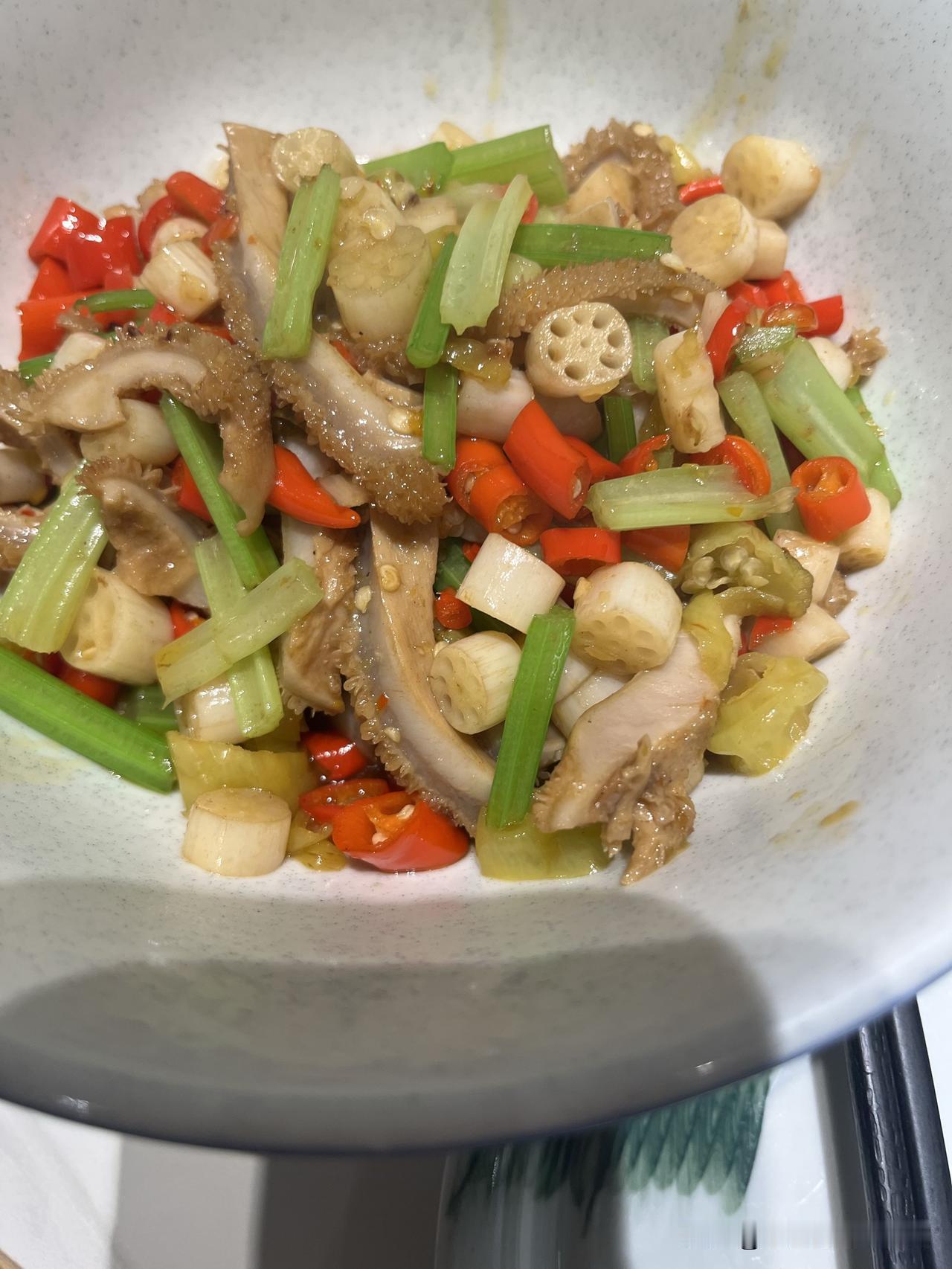 今天的饭菜正合我心意。

想着星期二我休息，昨晚五点下班一到家，就忙着洗澡再吃个