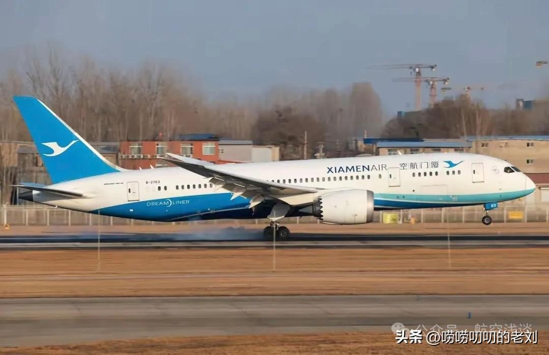 机票燃油费小涨5倍

清明要出门的朋友要注意：

机票燃油附加费，4月5日起要小