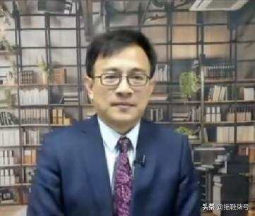 台湾媒体人彭文正表示，自己不太喜欢被贴上蓝、绿、或者白这类党派标签。在他看来，媒