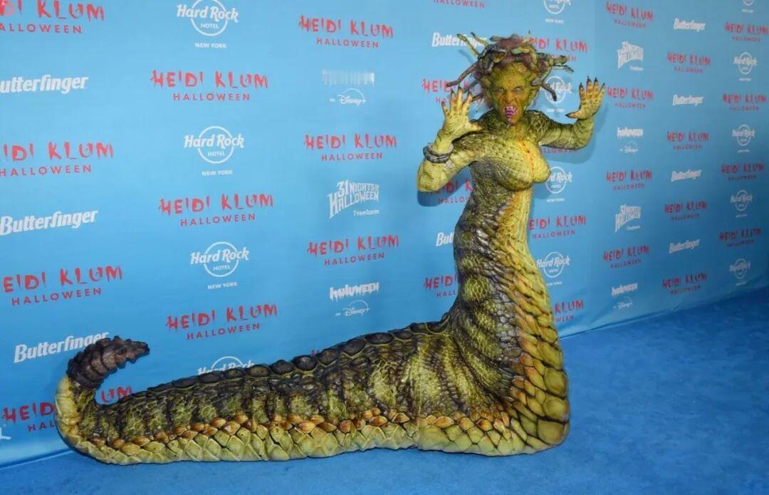 万圣节女王海妈 Heidi Klum 的万圣节造型公开，造型是蛇形怪物美杜莎，很