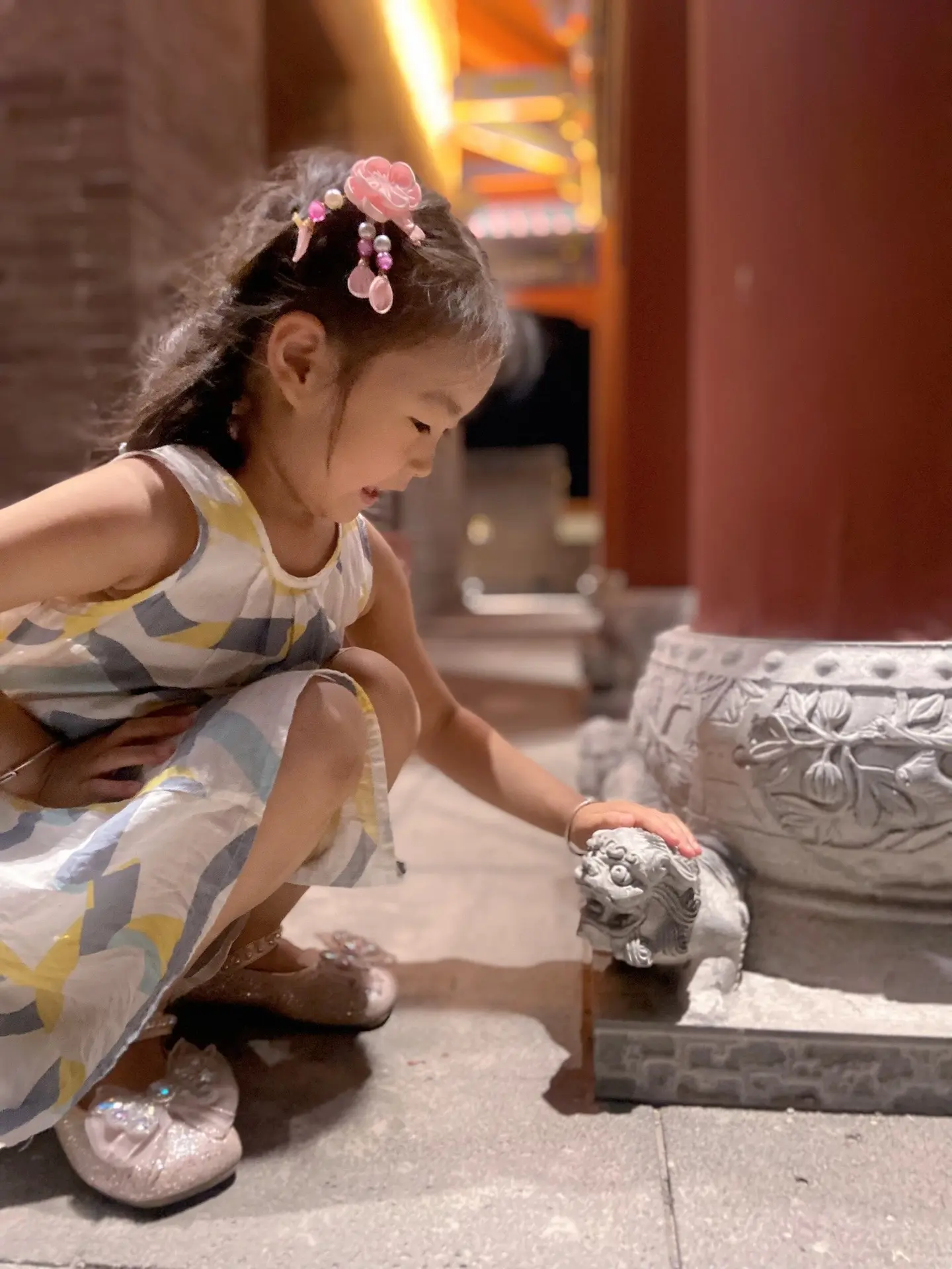 我33岁，女儿6岁。很喜欢一句话： “人的一生有一个半童年，一个童年在...