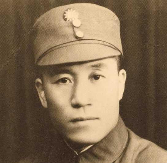民国军阀是有人做了哪些坏事儿？完全是把“无耻”刻进骨子里的反面典型。
他一生反复