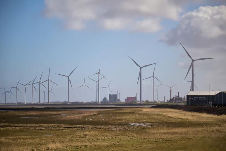 【欧盟国家呼吁加快伊朗能源危机相关的绿色转型】（政治报）据 POLITICO 看