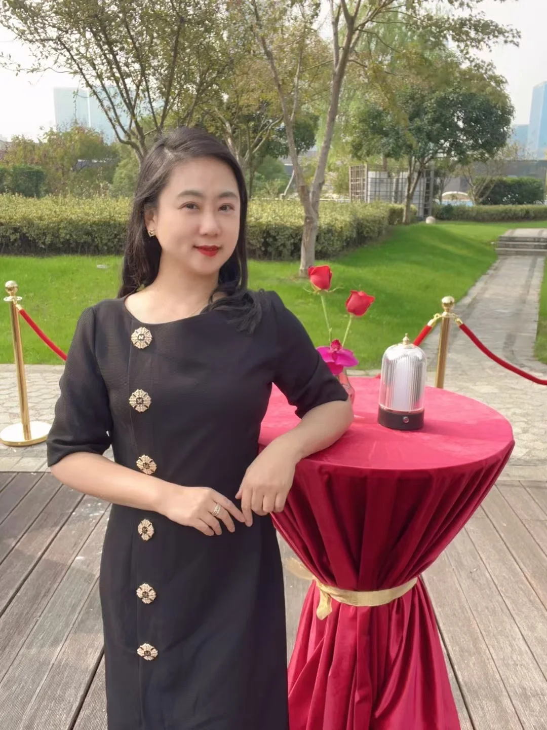 最近去杭州拍了赵露思的戏