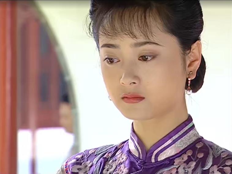傅文佩这个演员太美了叭，如果中年傅文佩也用这个演员就好了，妆造可以化老一点。
#