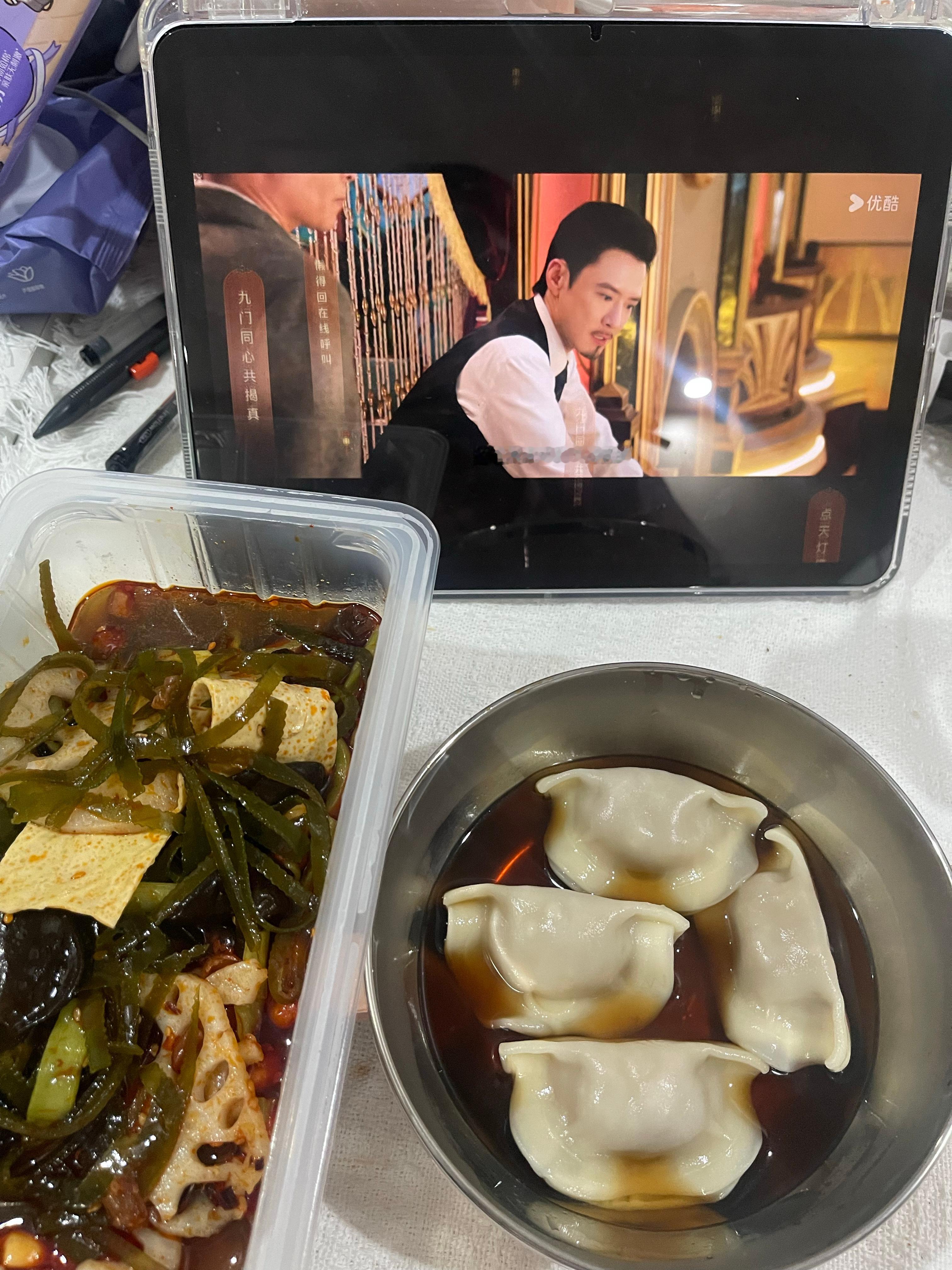 台风天还是躲在家里最自在了