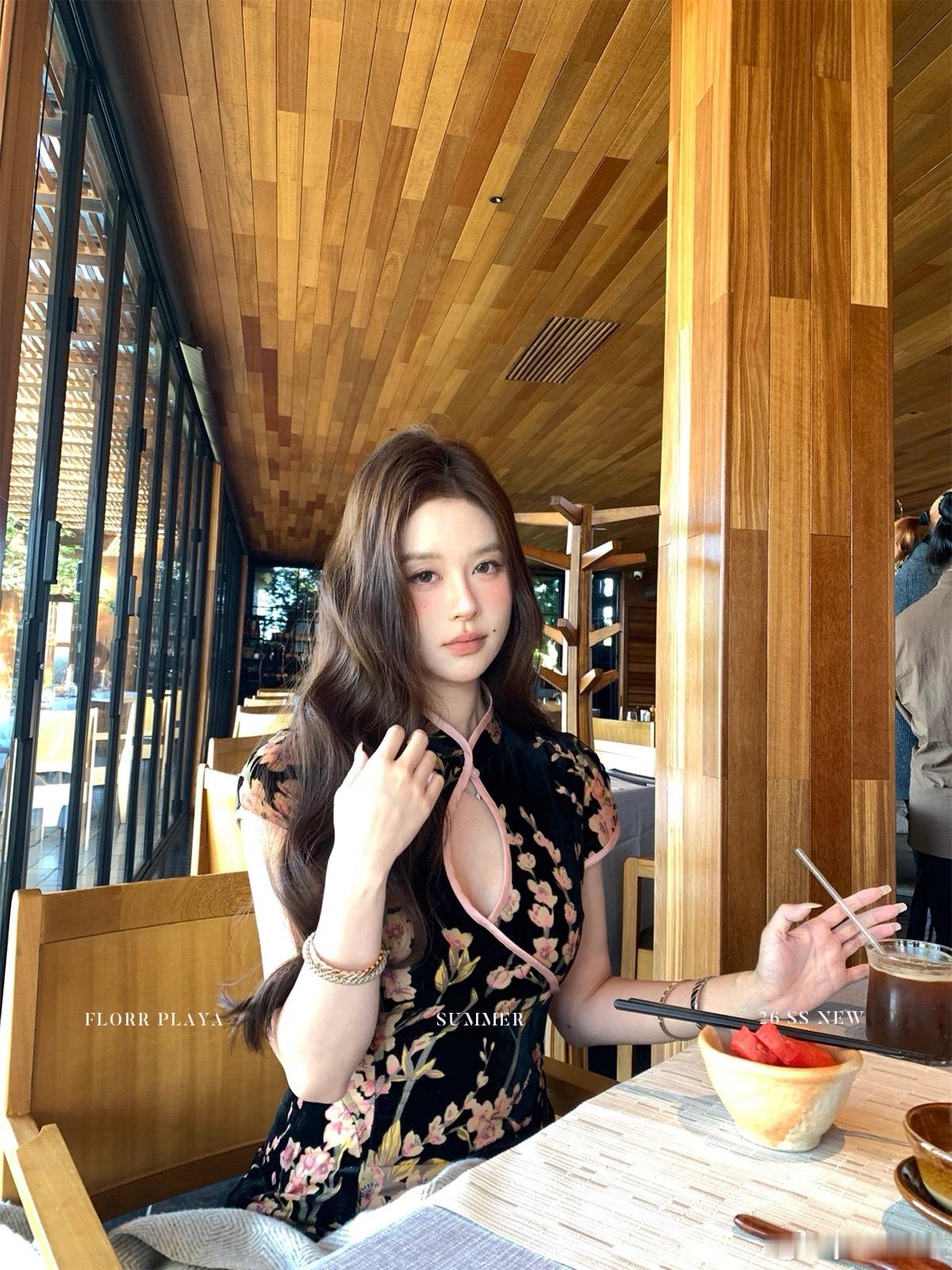 我真的超爱各种旗袍！这件花色款式都在我审美点上